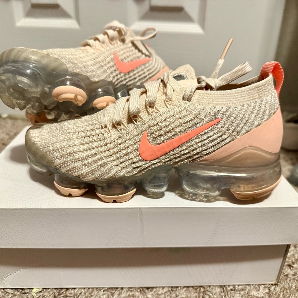 Nike Women's Sneakers in Cream and Coral